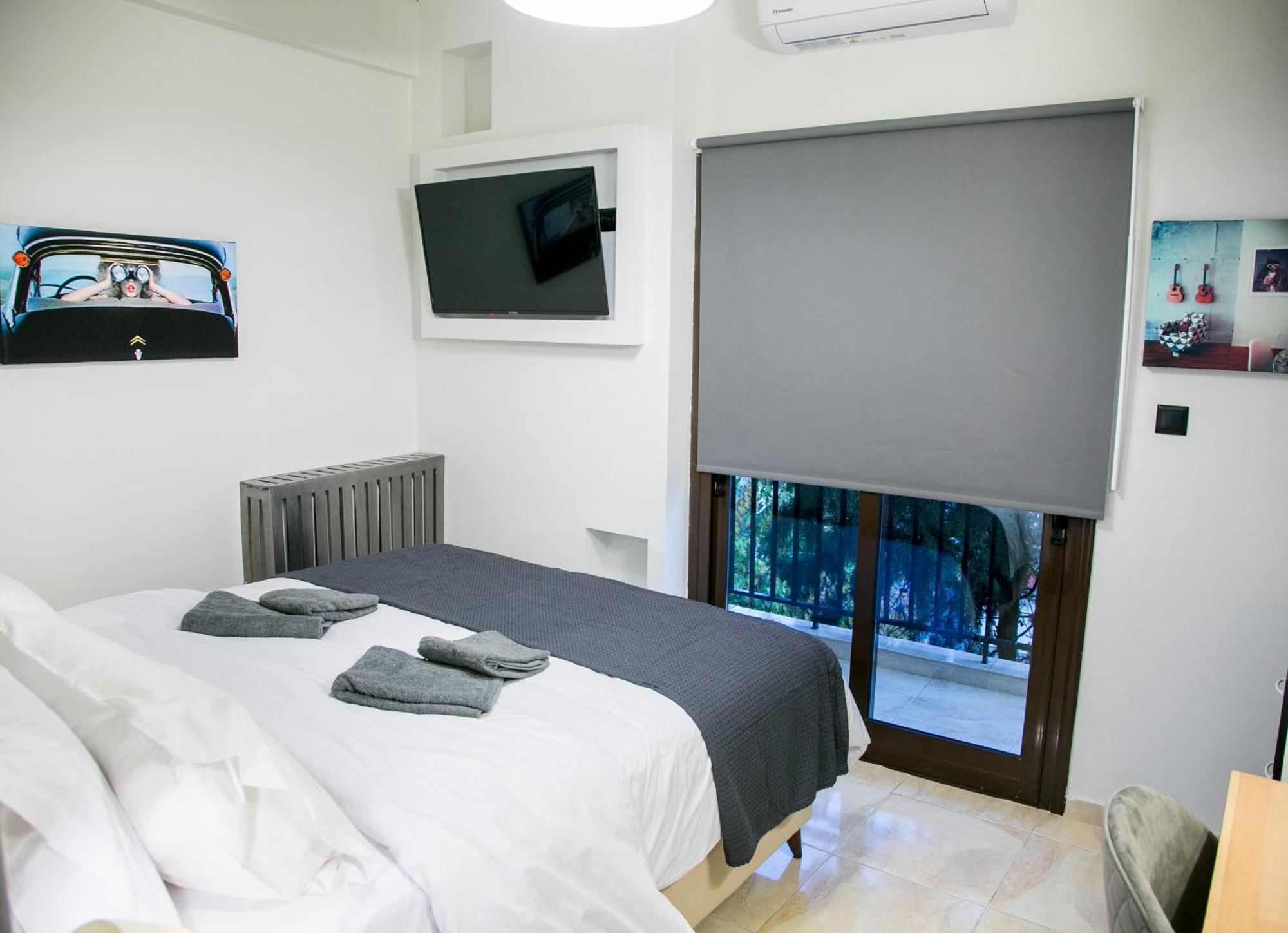 Mikel Angelo Hall Serres Exterior photo
